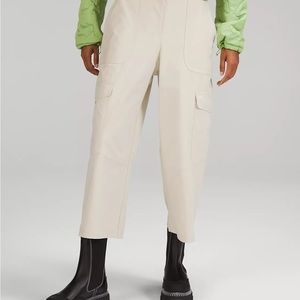 Lululemon Light Utilitech Cargo Pocket HR Crop